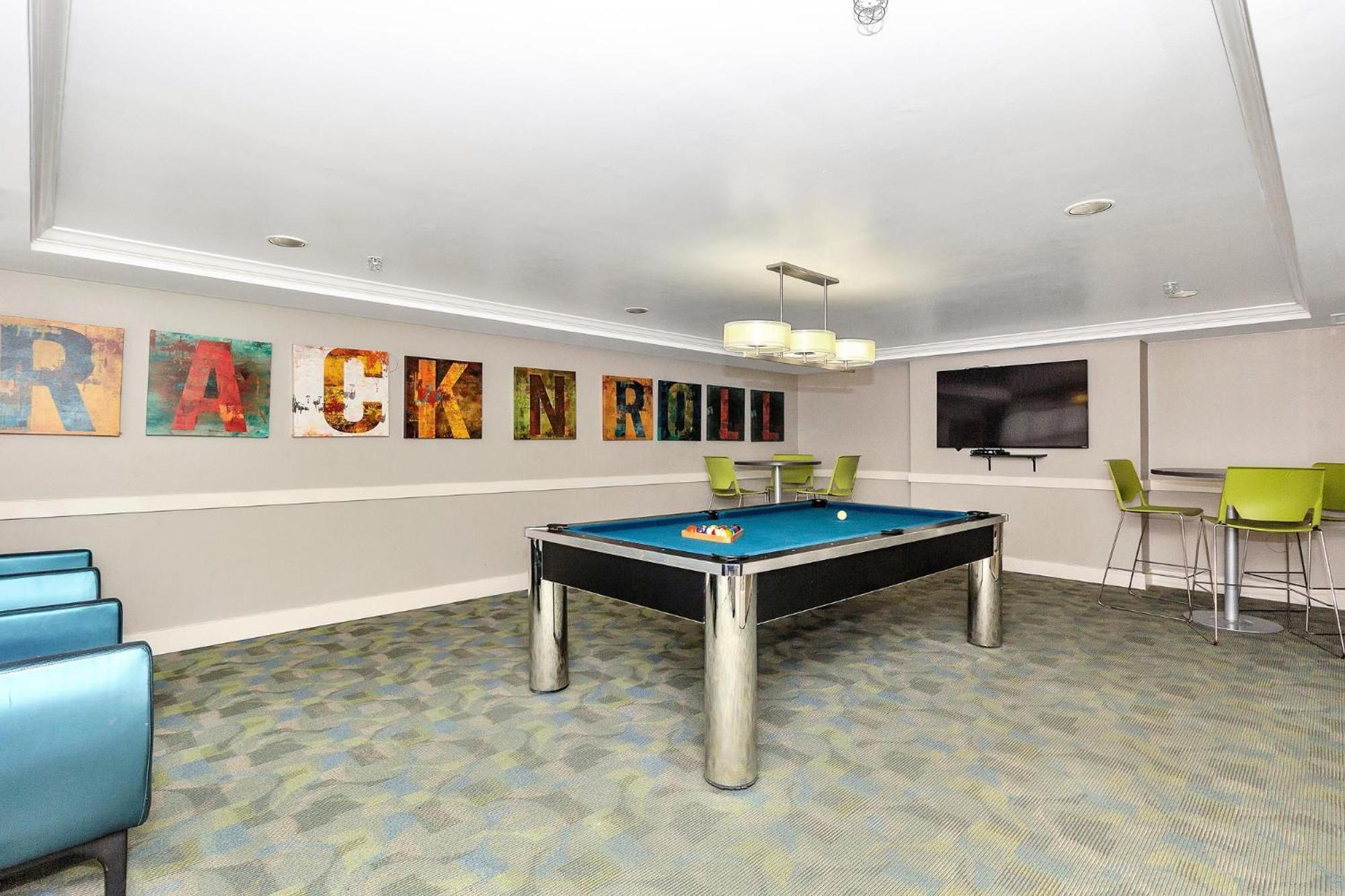 Dharma Home Suites Coral Gables At Gables Grand Plaza Майами Номер фото