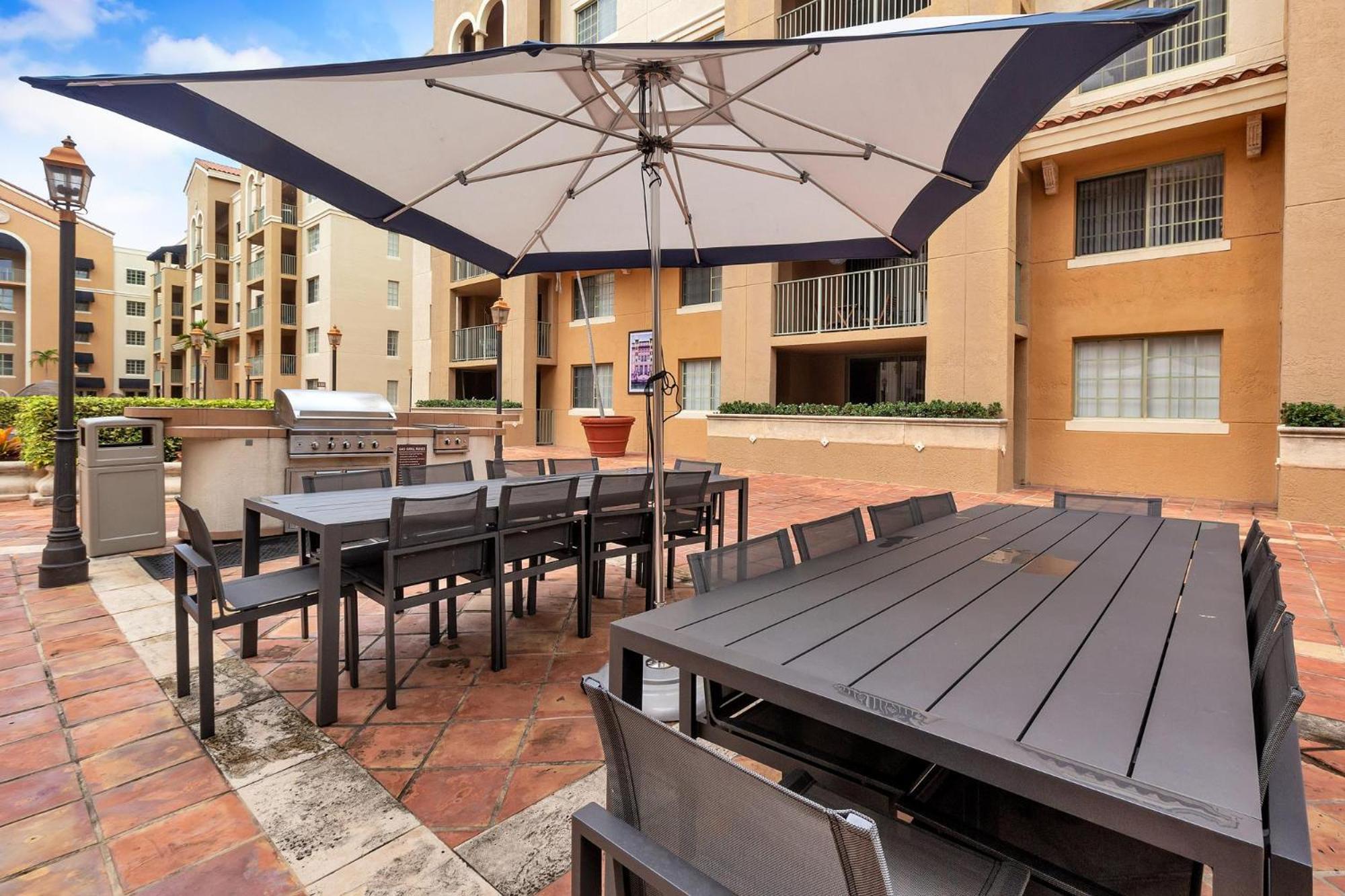 Dharma Home Suites Coral Gables At Gables Grand Plaza Майами Номер фото