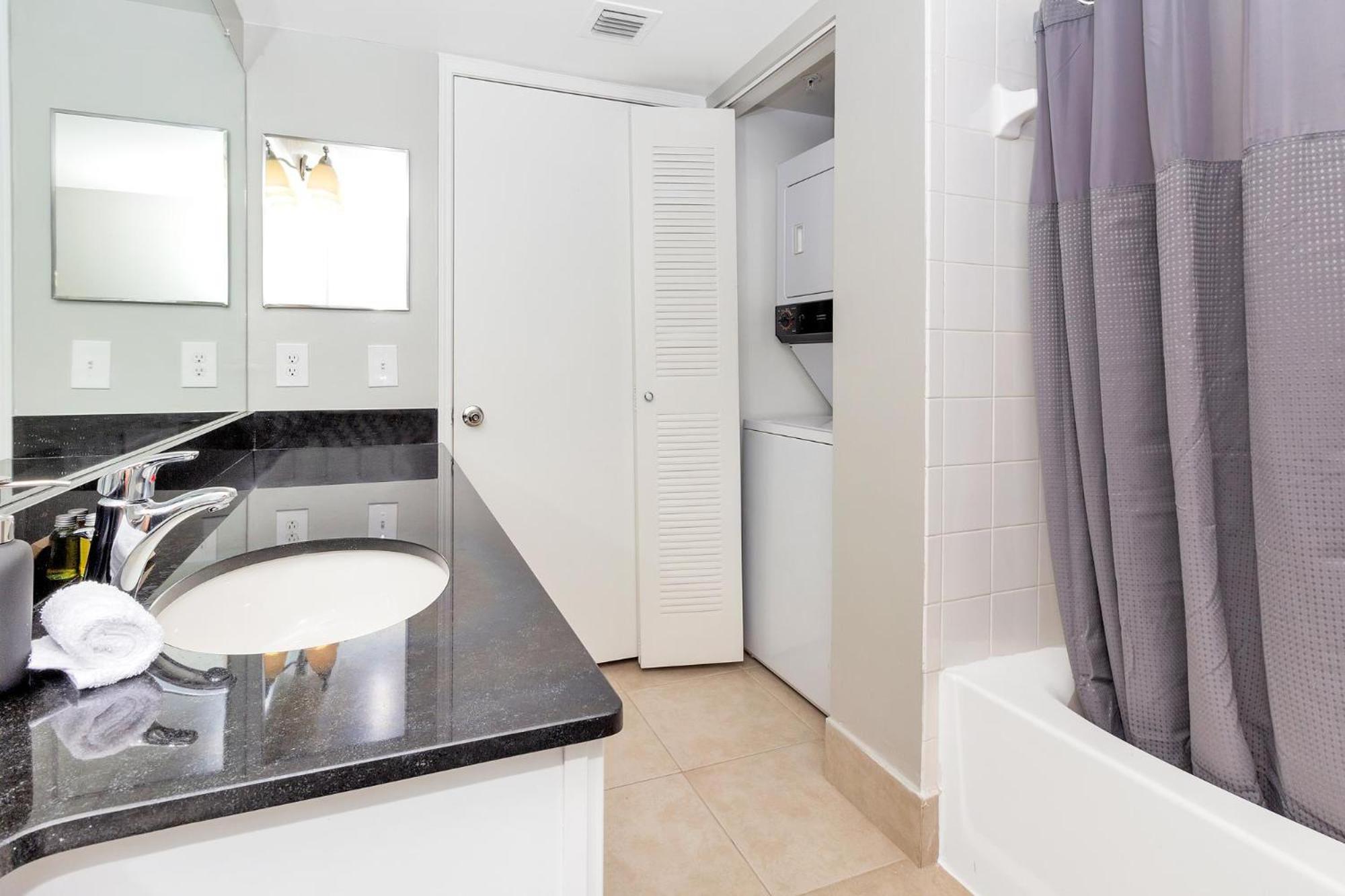 Dharma Home Suites Coral Gables At Gables Grand Plaza Майами Номер фото