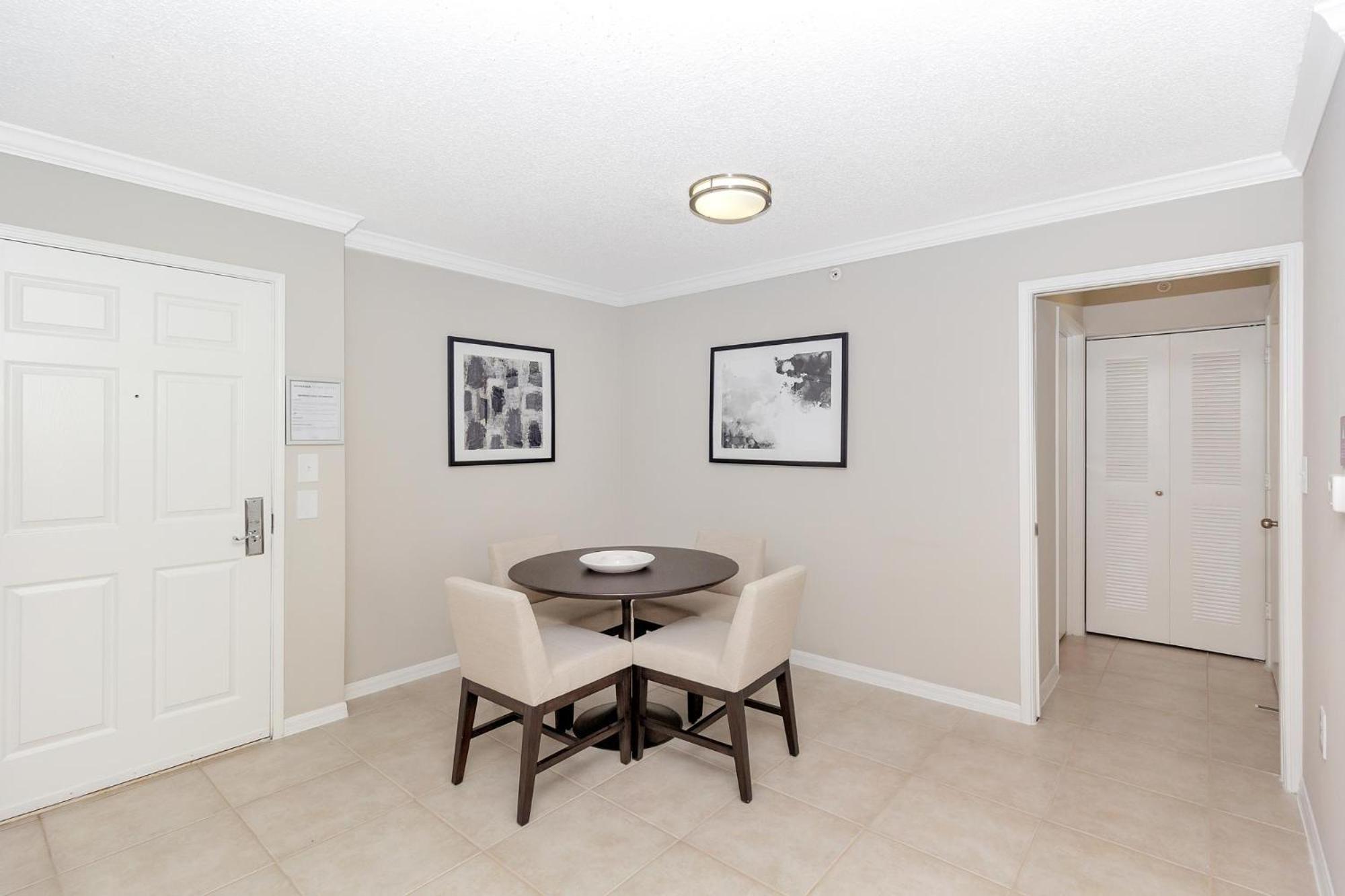 Dharma Home Suites Coral Gables At Gables Grand Plaza Майами Номер фото
