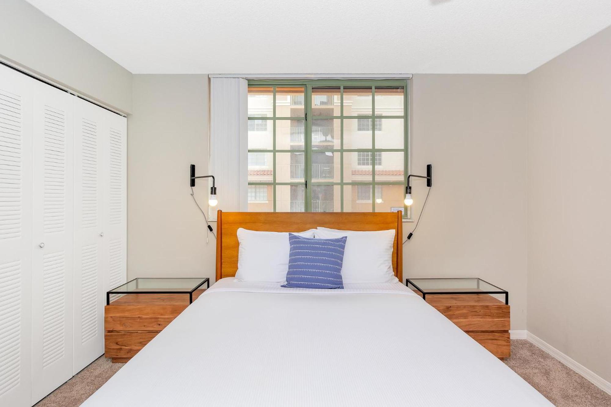 Dharma Home Suites Coral Gables At Gables Grand Plaza Майами Номер фото